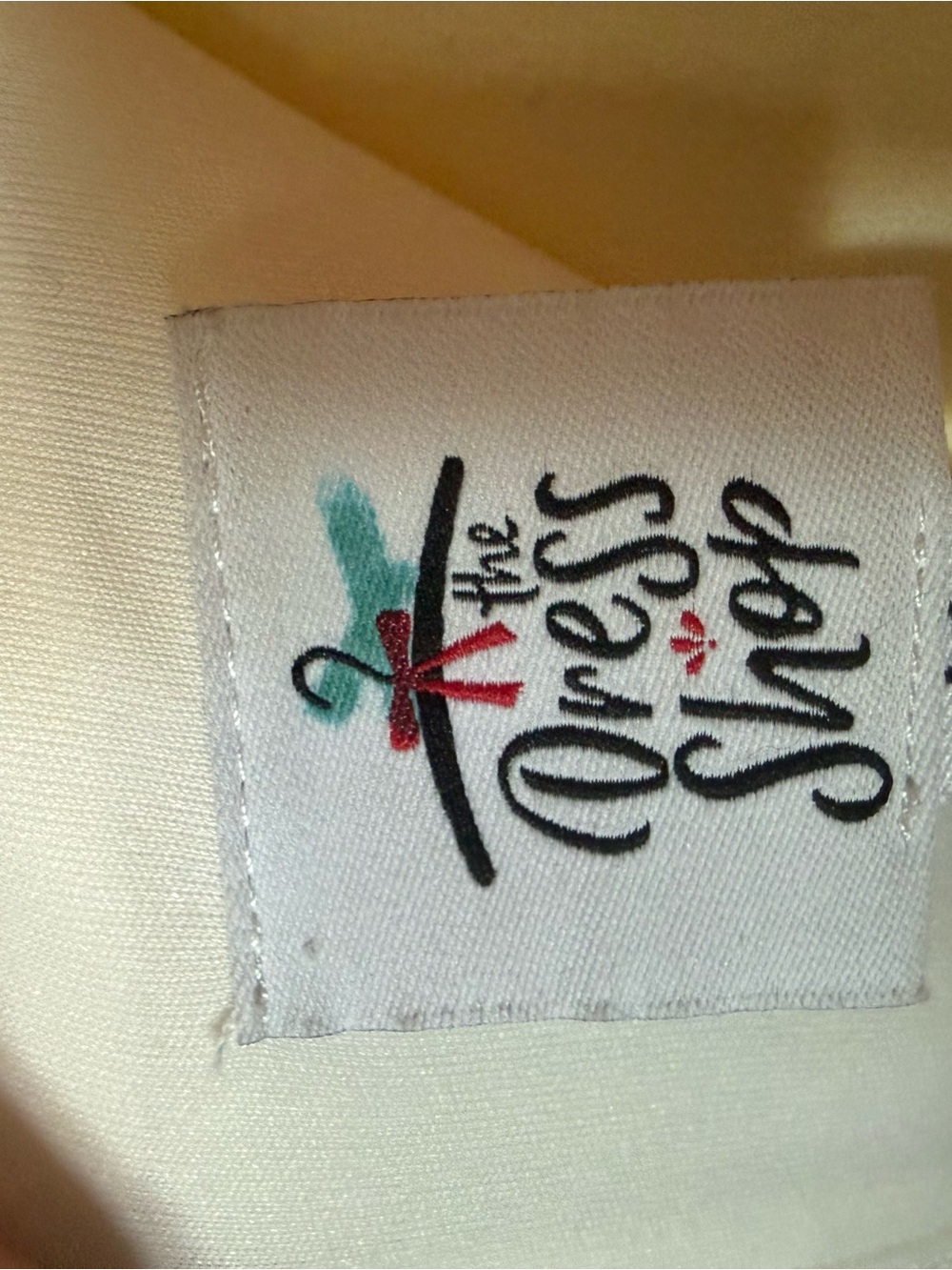 Disney dress shop collectible w/tulle, sparkles, brocade and embroidery. - Picture 7 of 7